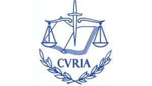 Logo officiel de la Cour de justice de l’Union européenne, représentant une balance de la justice sur un livre ouvert avec une épée et la mention CVRIA