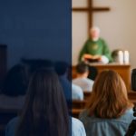 Appareil photo filmant une messe avec un prêtre à l’autel, illustrant le droit à l’image et les obligations RGPD lors des célébrations religieuses.
